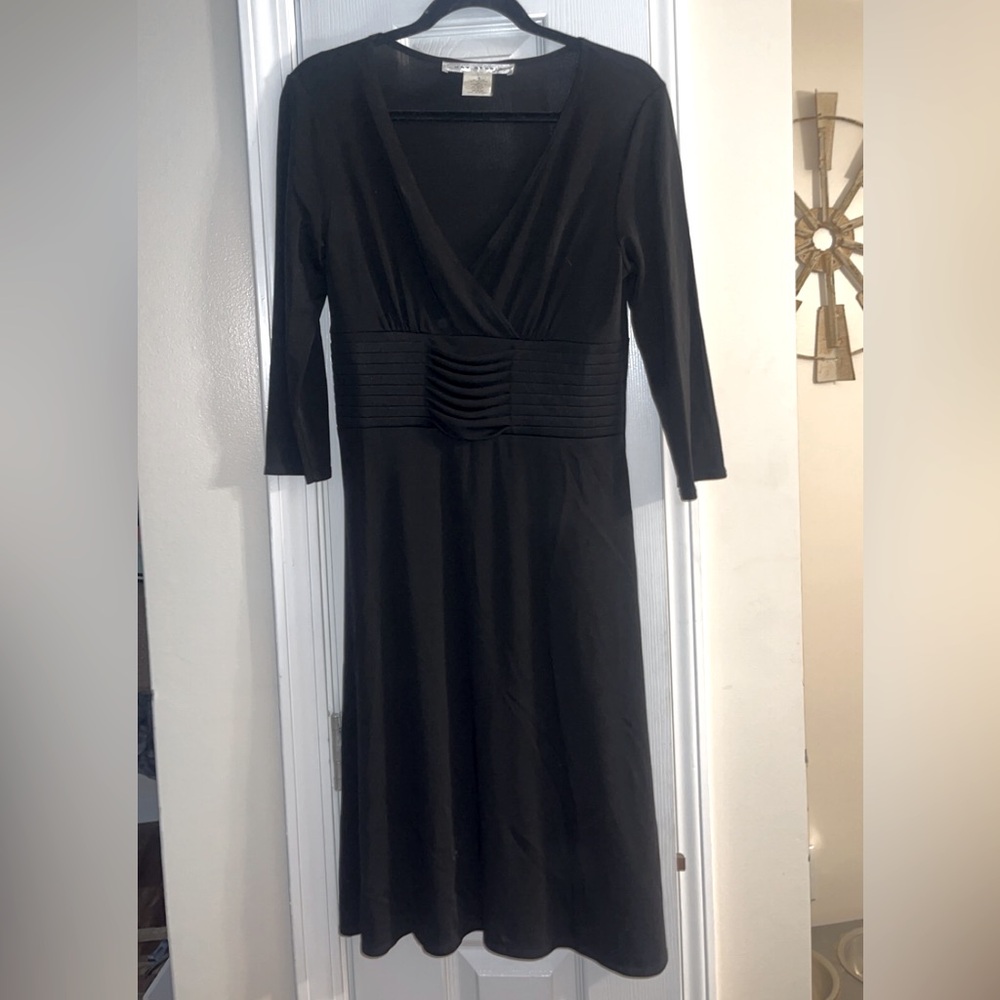 Max Studio Women’s Black V Neck Flare Swing Dress- Size Medium